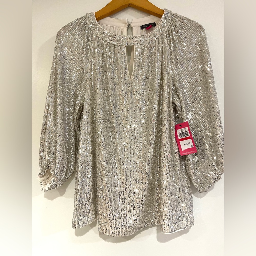 Vince Camuto
Sequin Raglan-Sleeve Keyhole Top, Brand new, size-XS